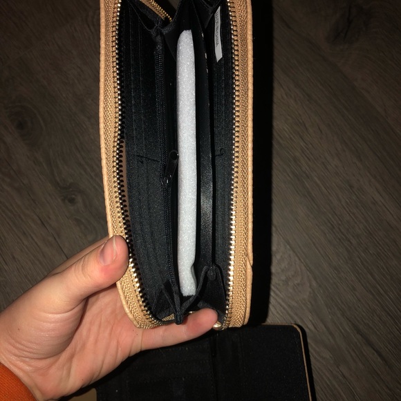 NWT Cee Klein wallets - Picture 4 of 4